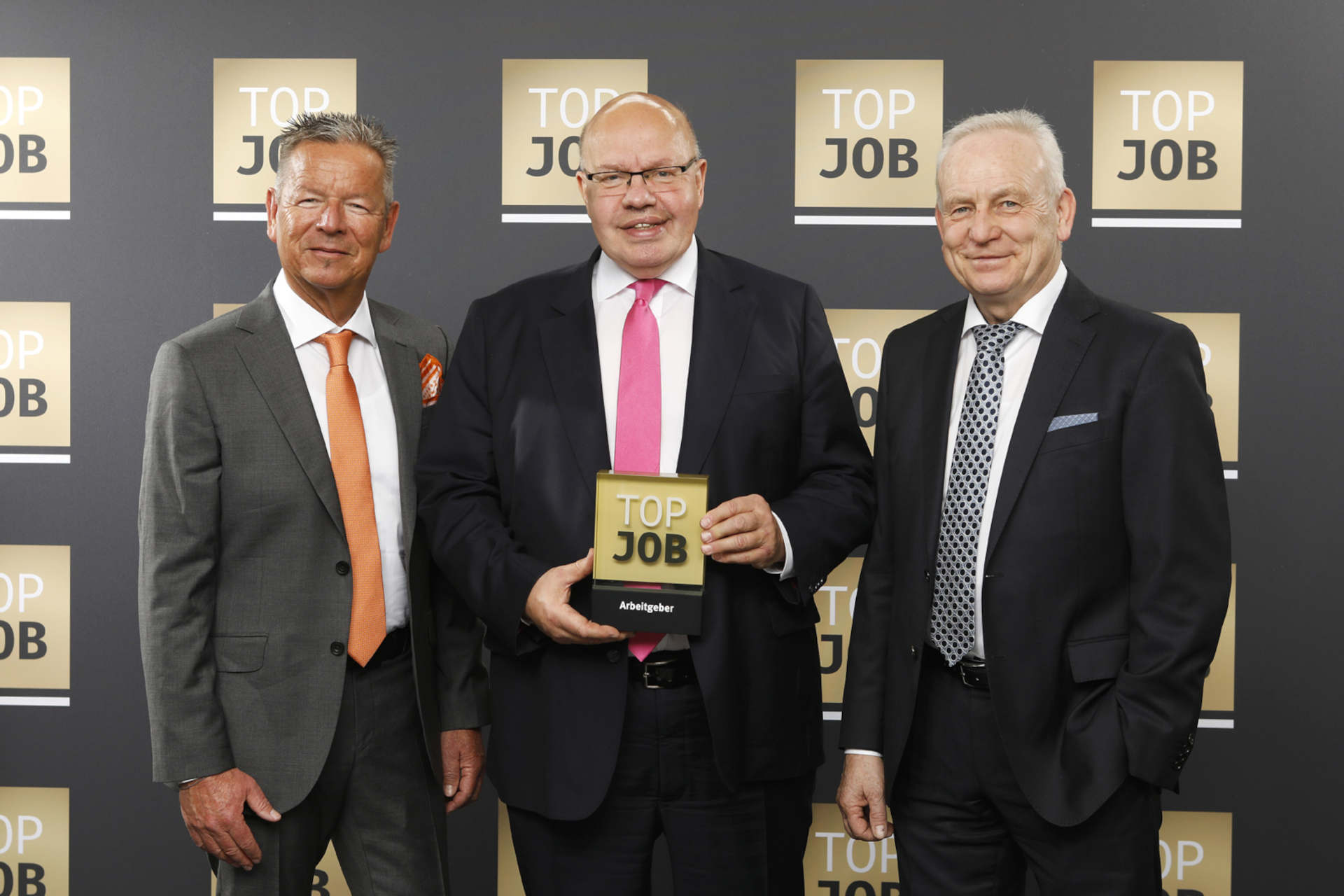 Pressebild vor Logowand von Endress+Hauser mit Stephan Köhler, Peter Altmaier und Manfred Jagiella