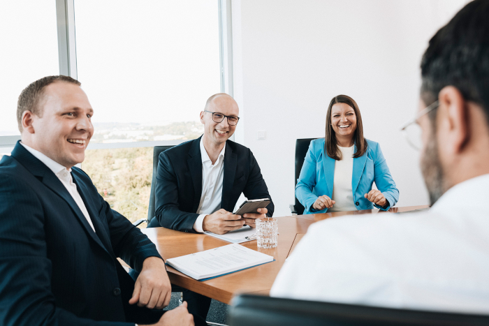 Portraitbild des TOP JOB-Arbeitgebers Iqony Solar Energy Solutions GmbH
